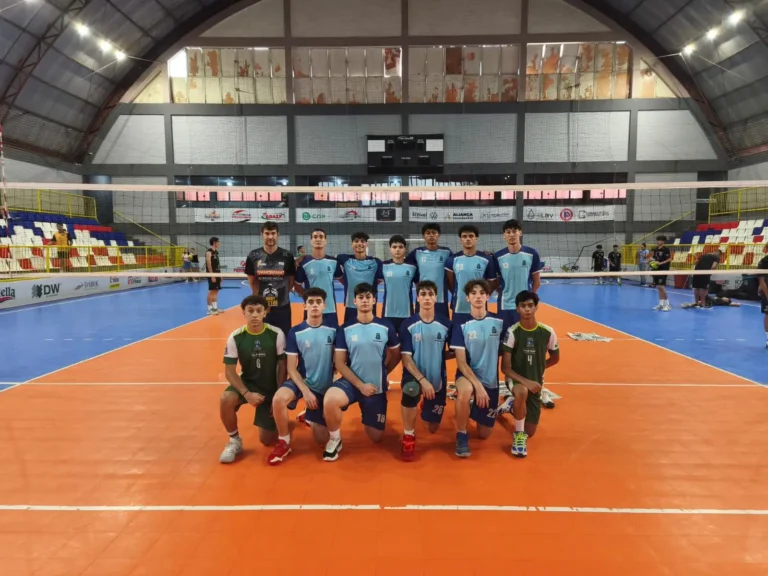 Atletas de Foz do Iguaçu se destacam no voleibol