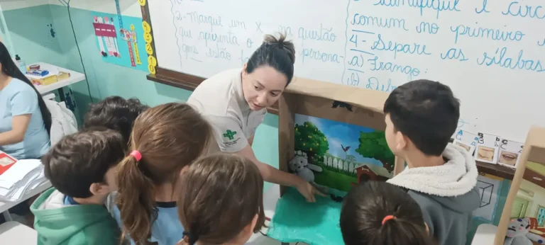 CCZ leva educação em saúde a alunos de Foz do Iguaçu