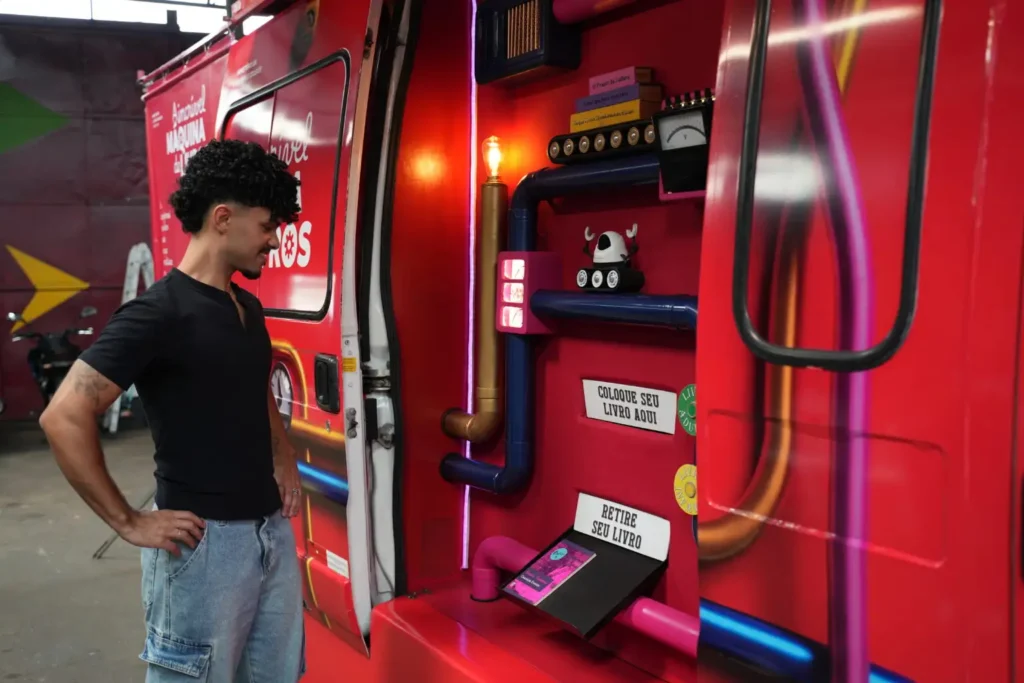 A Incrível Máquina de Livros Foz do Iguaçu