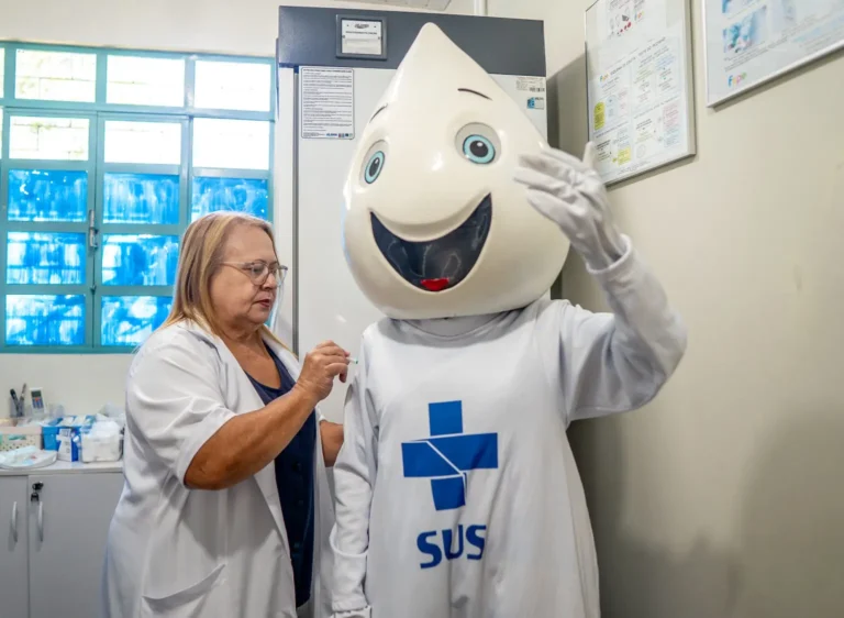 Campanha de vacinação contra a gripe em Foz do Iguaçu