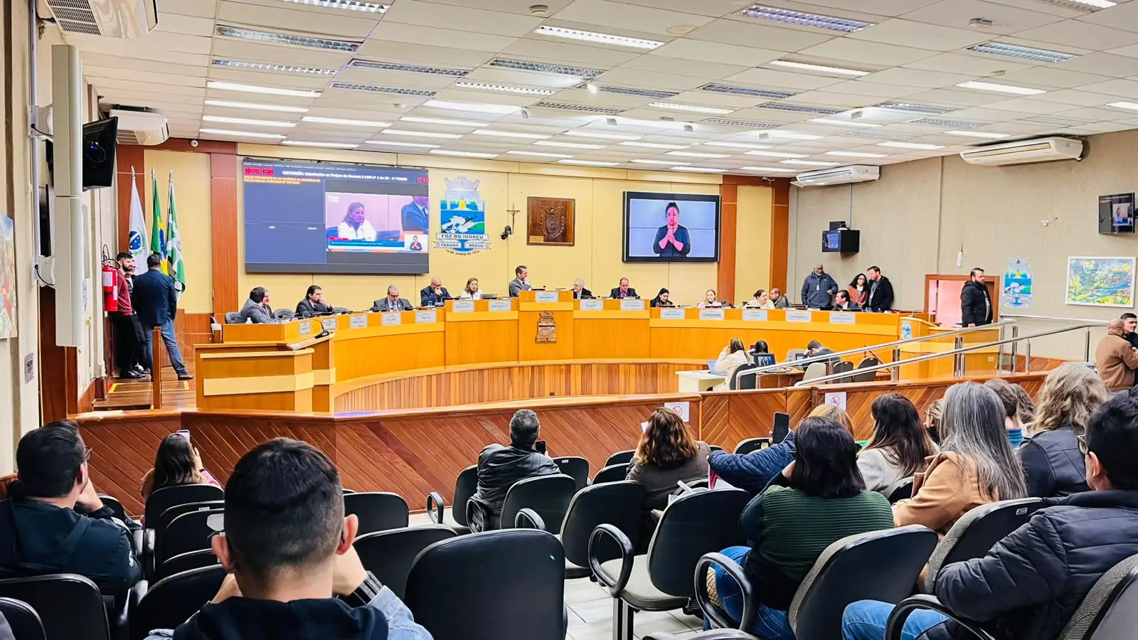 Câmara aprova reposição salarial de 4.11% em Foz do Iguaçu