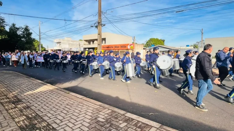 Caminhada combate à violência contra a pessoa idosa em Foz