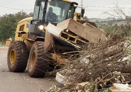 Mutirão de limpeza e zeladoria na área industrial de Foz do Iguaçu