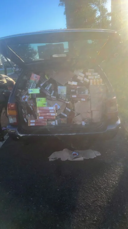 PF apreende veículo com cigarros e cabelo humano em Foz do Iguaçu