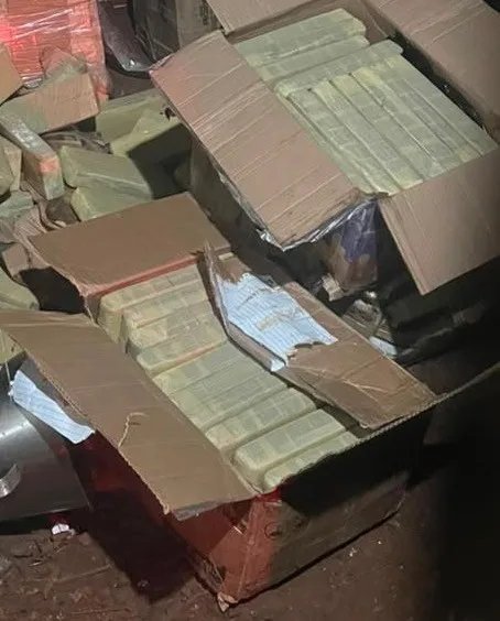 PF e PM apreendem 200 kg de maconha em Foz do Iguaçu